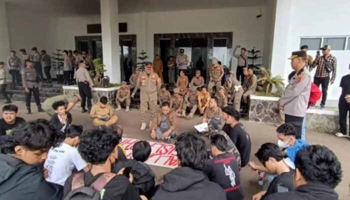 DPRD Sukabumi Terima Aspirasi Mahasiswa, Soroti Reses hingga Layanan Publik