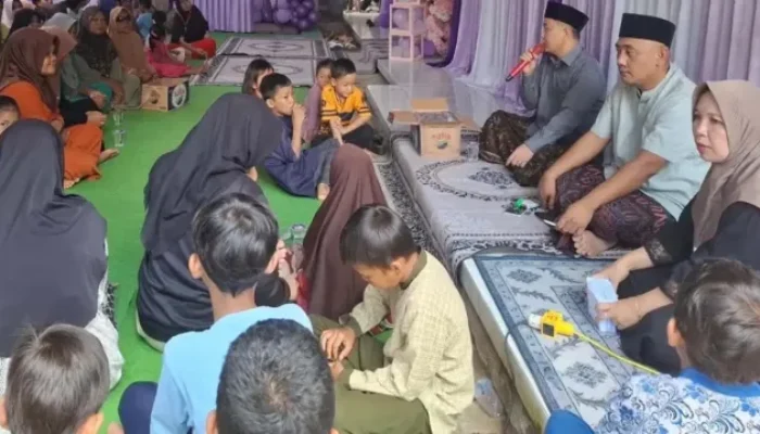 Andri Hidayana Serap Aspirasi Infrastruktur dan Salurkan Santunan di Ciloa