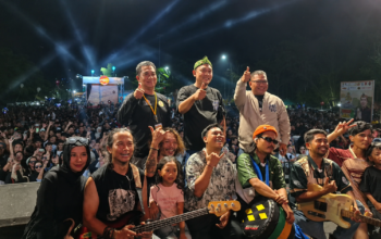 Andri Hidayana Ajak Masyarakat Jaga Kelestarian Laut pada Syukuran Nelayan Ciwaru ke-69