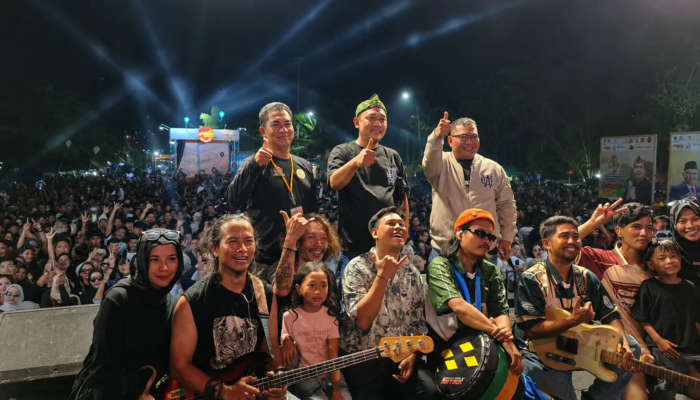 Andri Hidayana Ajak Masyarakat Jaga Kelestarian Laut pada Syukuran Nelayan Ciwaru ke-69